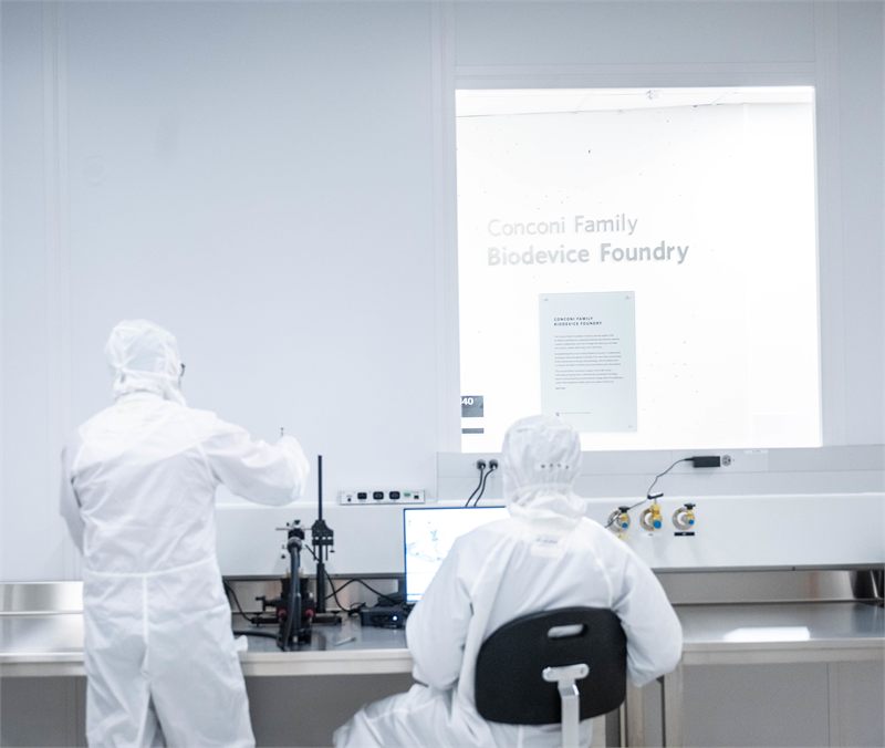 Staff supporting users in the Conconi Family Biodevice Foundry